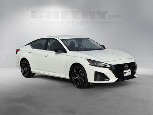 2023 Nissan Altima SR FWD