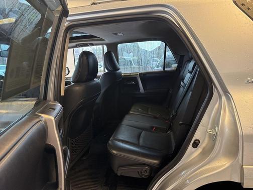 Classic Silver Metallic 2016 Toyota 4Runner Limited