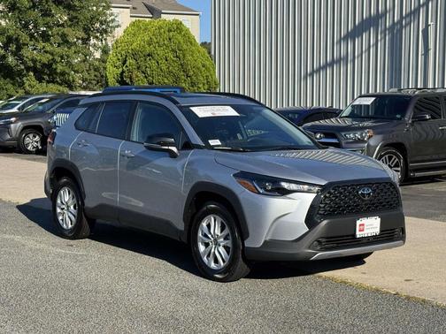 2025 Toyota Corolla Cross LE