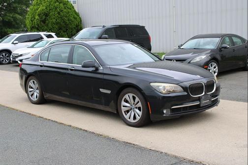 Black Sapphire Metallic 2011 BMW 740 Li
