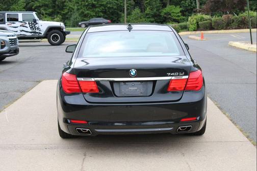 Black Sapphire Metallic 2011 BMW 740 Li