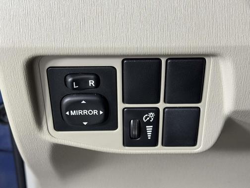 2010 Toyota Prius One