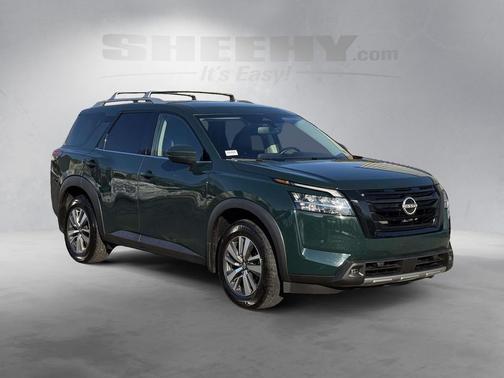 2022 Nissan Pathfinder SL 4WD