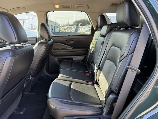 2022 Nissan Pathfinder SL 4WD