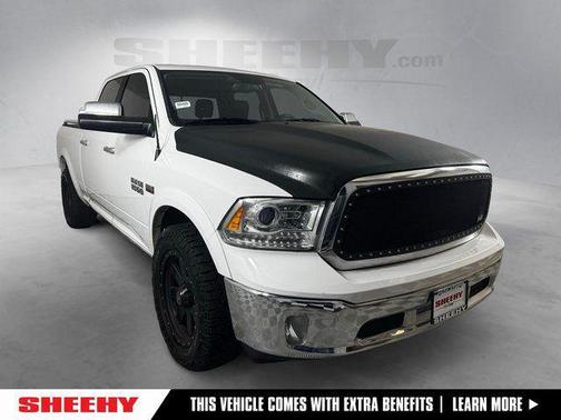 Bright White Clearcoat 2017 RAM 1500 Laramie