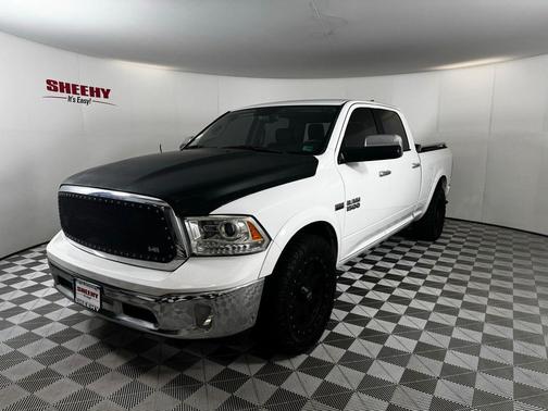 Bright White Clearcoat 2017 RAM 1500 Laramie