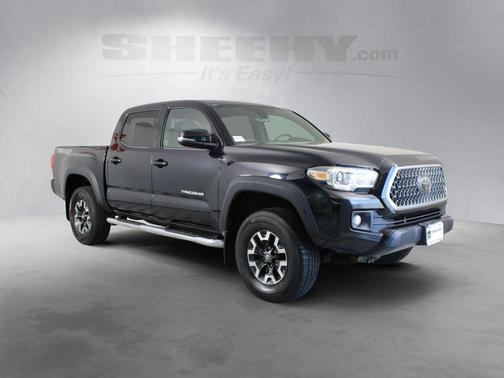 Midnight Black Metallic 2018 Toyota Tacoma TRD Off Road