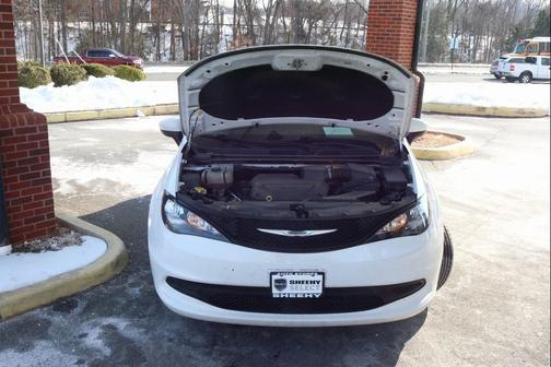 2023 Chrysler Voyager LX