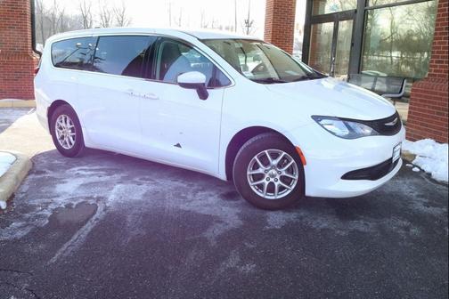 2023 Chrysler Voyager LX