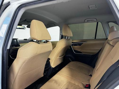 Super White 2020 Toyota RAV4 LE