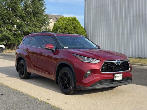 2022 Toyota Highlander Hybrid Limited