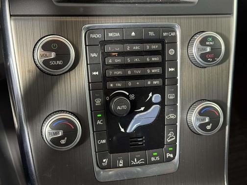 2016 Volvo V60 Cross Country T5 Platinum