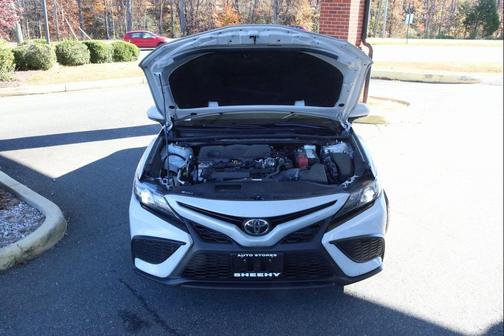 2024 Toyota Camry SE