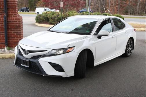 2020 Toyota Camry SE