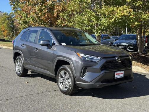2025 Toyota RAV4 Hybrid XLE