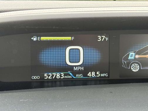 2022 Toyota Prius LE