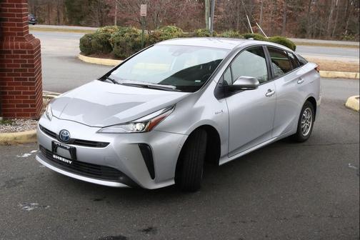 2022 Toyota Prius LE