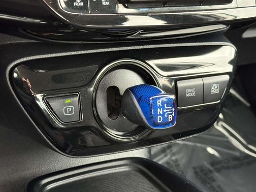 2022 Toyota Prius LE