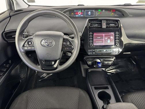 2021 Toyota Prius LE