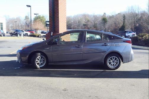 2021 Toyota Prius LE