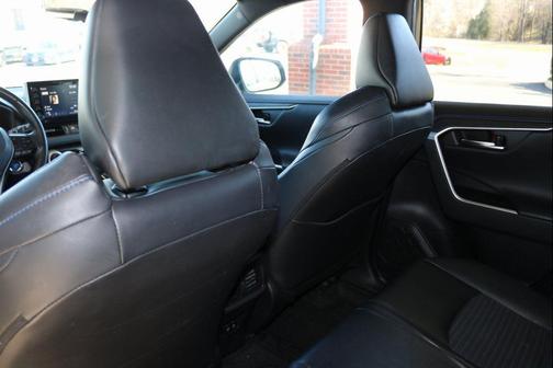 Super White 2020 Toyota RAV4 Hybrid SE