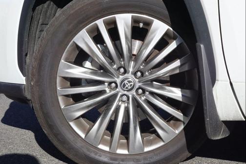 2024 Toyota Highlander Platinum