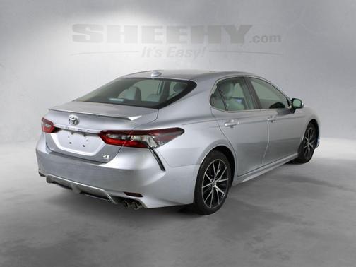 Celestial Silver Metallic 2022 Toyota Camry SE