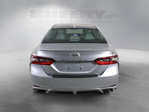 Celestial Silver Metallic 2022 Toyota Camry SE