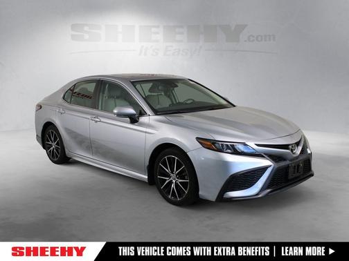 Celestial Silver Metallic 2022 Toyota Camry SE