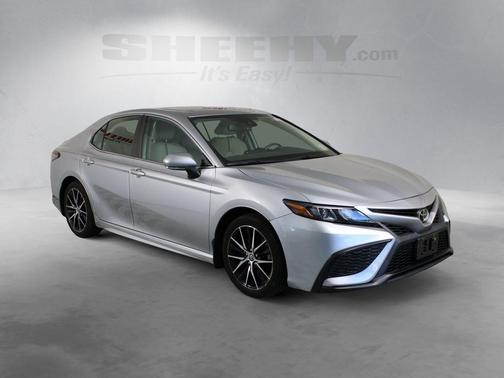 Celestial Silver Metallic 2022 Toyota Camry SE