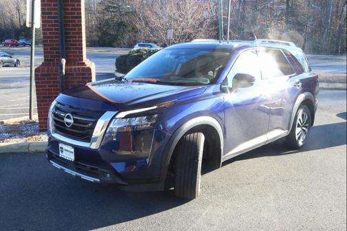 2022 Nissan Pathfinder SL 4WD