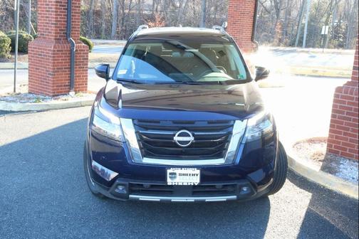 2022 Nissan Pathfinder SL 4WD