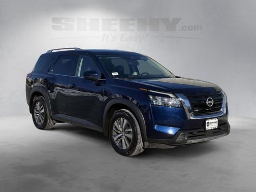 2022 Nissan Pathfinder SL 4WD