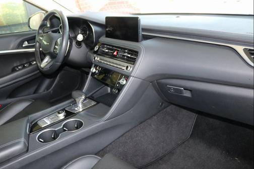 2024 Genesis G70 2.5T RWD