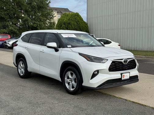 2023 Toyota Highlander LE