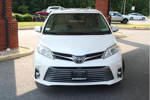 2019 Toyota Sienna XLE Premium