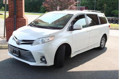 2019 Toyota Sienna XLE Premium
