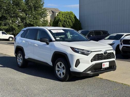 2023 Toyota RAV4 LE
