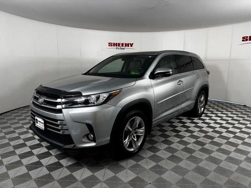 Celestial Silver Metallic 2017 Toyota Highlander Limited