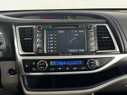 Celestial Silver Metallic 2017 Toyota Highlander Limited