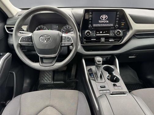 2022 Toyota Highlander L