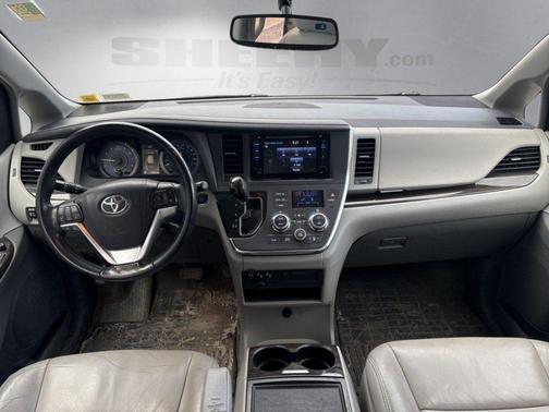 2016 Toyota Sienna XLE