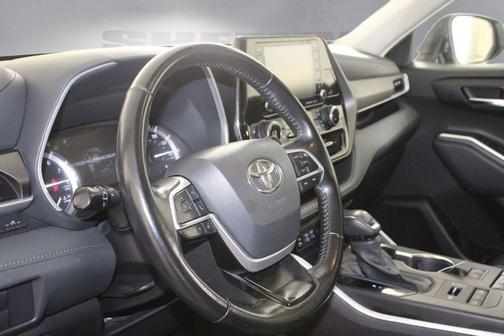 Wind Chill Pearl 2022 Toyota Highlander XLE