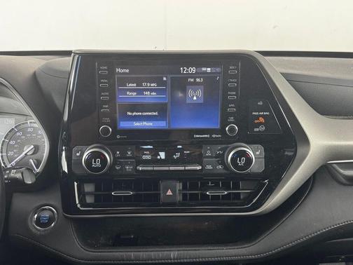 Wind Chill Pearl 2022 Toyota Highlander XLE