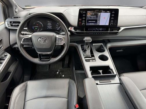 2022 Toyota Sienna XSE 7 Passenger