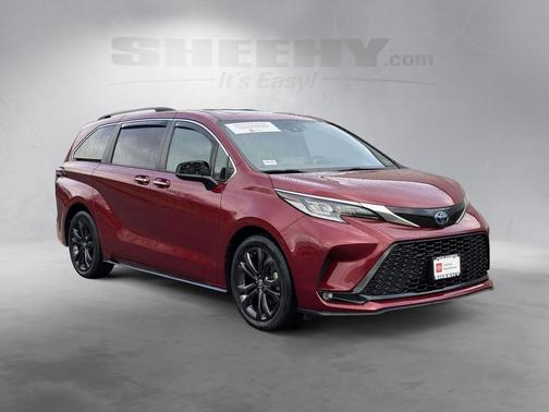 2022 Toyota Sienna XSE 7 Passenger