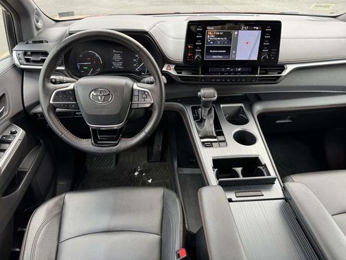 2022 Toyota Sienna XSE 7 Passenger