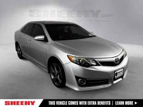 Classic Silver Metallic 2012 Toyota Camry SE