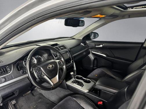 Classic Silver Metallic 2012 Toyota Camry SE