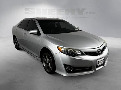 Classic Silver Metallic 2012 Toyota Camry SE
